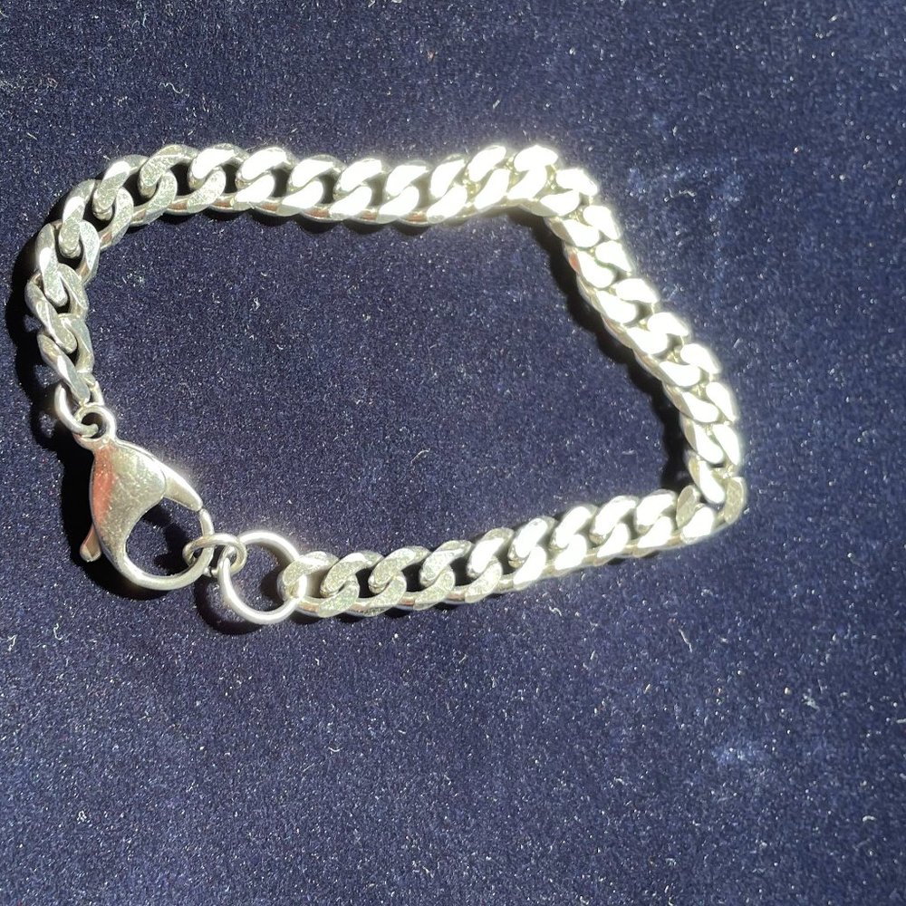 Stainless steel curb link bracelet, 7 1/2 inches